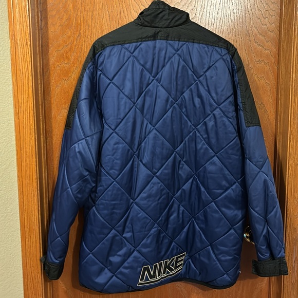 Men’s Nike Winter Coat - Picture 3 of 5